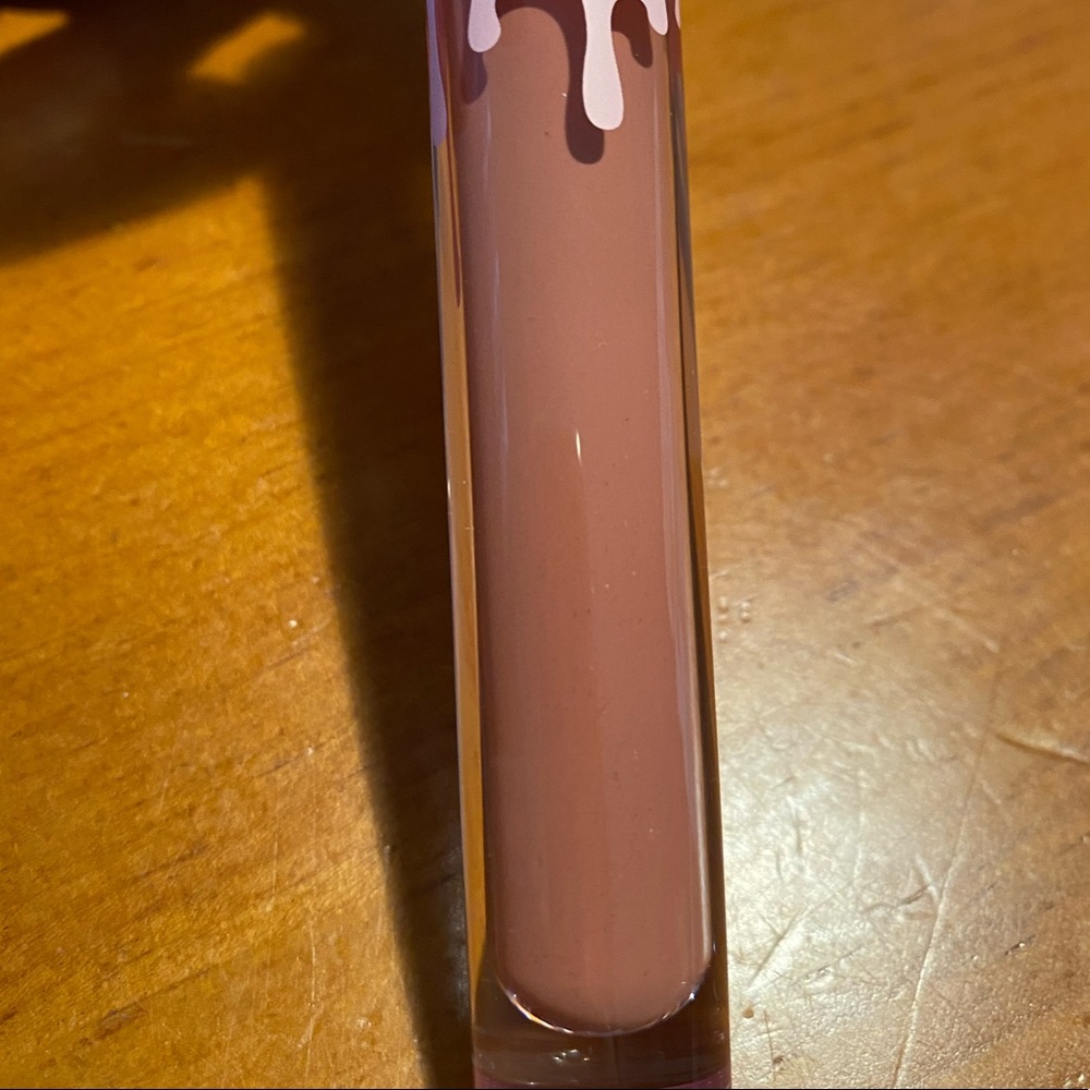 Kylie Jenner Matte Liquid Lipstick Candy K 👄 - Picture 6 of 17